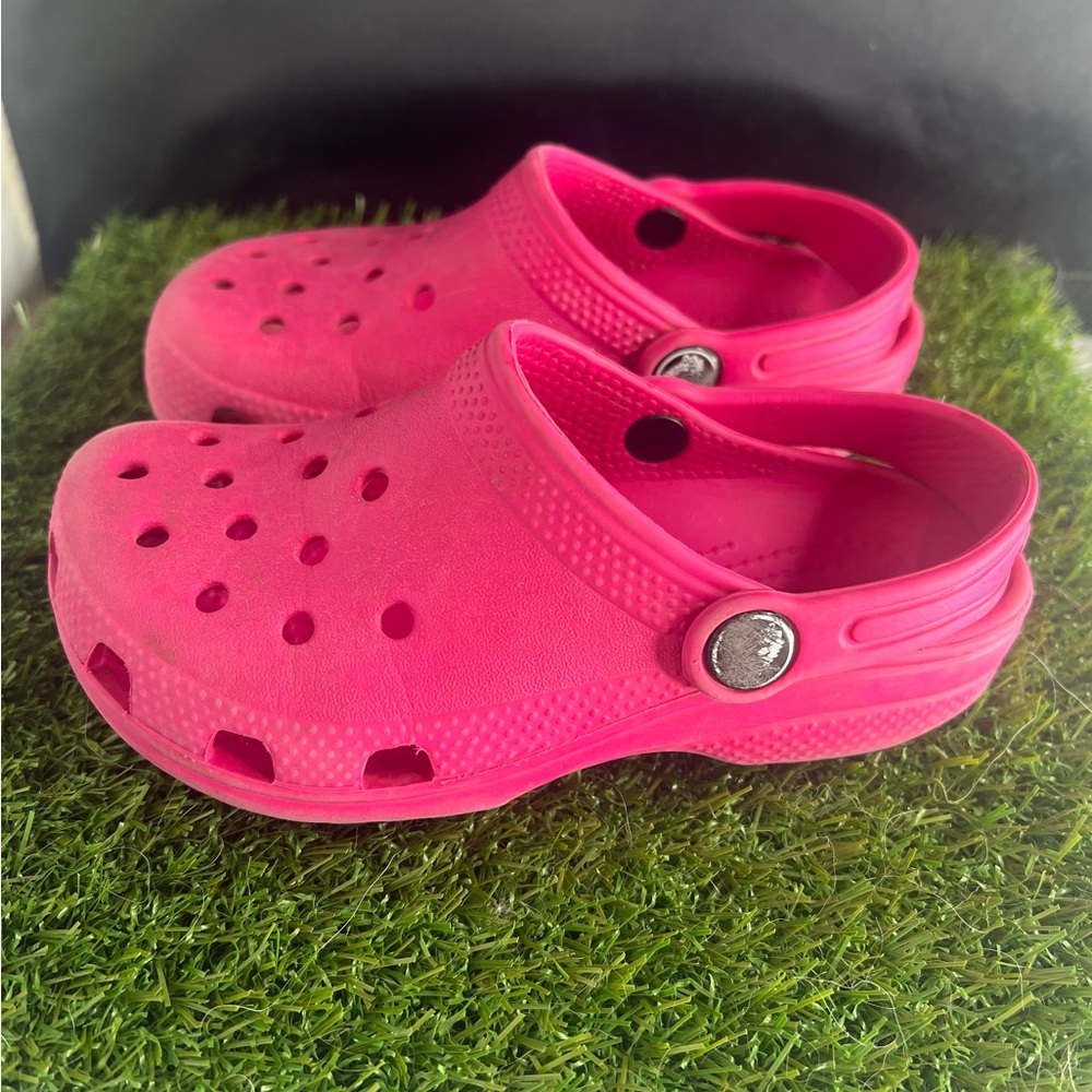 Crocs Kids C11 Classic Clog Hot Pink Slip On Shoes Size 11